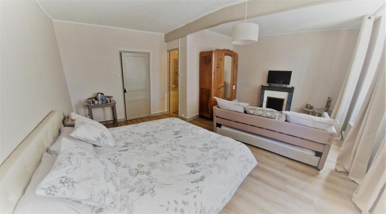 Escale Au Clos Saint Martin De Juillers Gites Et Chambres D'Hotes 외부 사진