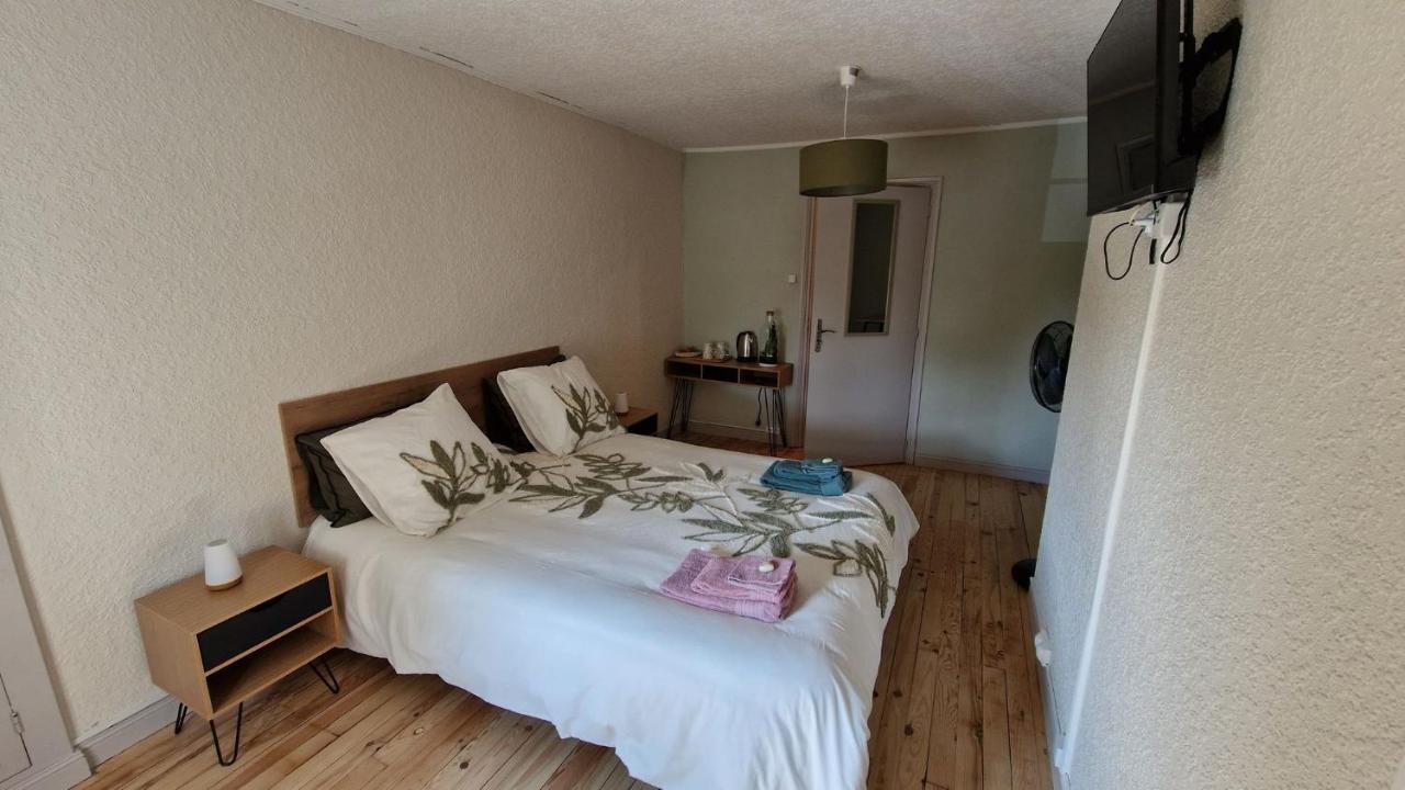 Escale Au Clos Saint Martin De Juillers Gites Et Chambres D'Hotes 외부 사진
