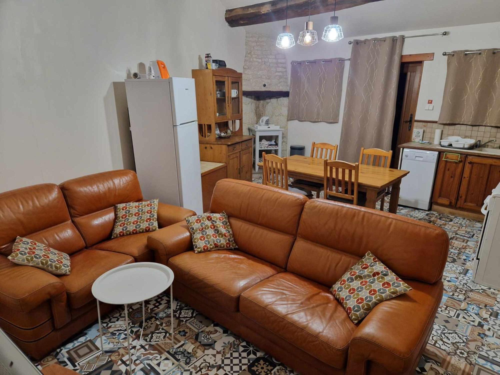 Escale Au Clos Saint Martin De Juillers Gites Et Chambres D'Hotes 외부 사진
