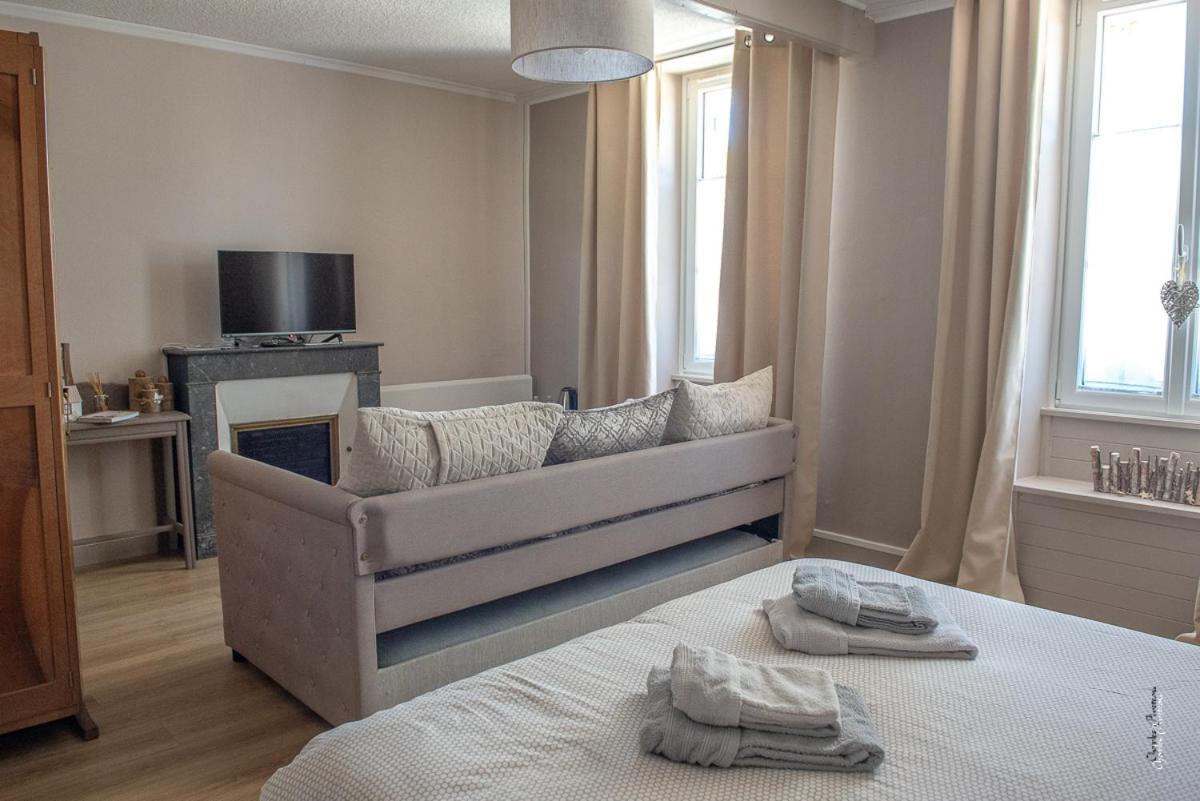 Escale Au Clos Saint Martin De Juillers Gites Et Chambres D'Hotes 외부 사진